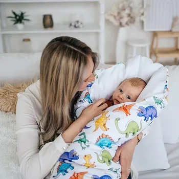 Zavinovačka Lily is sailing Péřová zavinovačka - Dinosauři bílá bavlna Velikost: 80 x 80 cm, Varianta: povlak zapínání na knoflíky