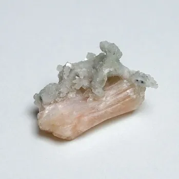 Přírodní kámen Stilbit a chalcedon - 17 g Přírodní minerály, krystaly