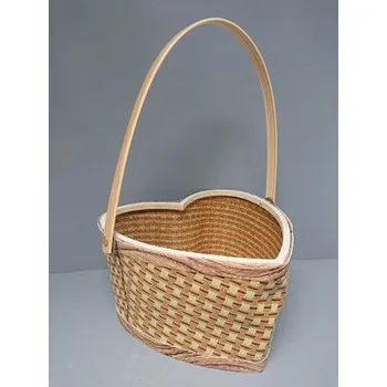 Košík proutěný srdce 37x25cm