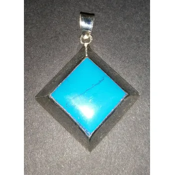 Přívěsek Kosočtverec zdobený umělým tyrkysem - stříbrný přívěsek