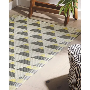 Koberec Venkovní Koberec Šedý a Žlutý Syntetický Materiál Obdélníkový 60 x 105 cm Trojúhelníkový Vzor Balkonové Doplňky Beliani
