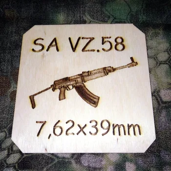 Podtácek Dřevěný podtácek 10x10 cm (motiv na zakázku)