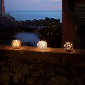 Lampička Kartell Mini Planet LED stolní lampa, žlutá žlutý LED celkem 2,2 W - Doprava zdarma