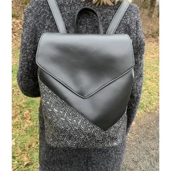 Městský batoh Pavlína Lepší Batoh Chris stříbrné ornamenty