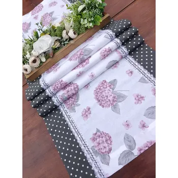 ubrus Běhoun - růžové hortenzie v kombinaci s bílým puntíkem na šedé