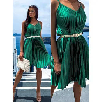 Dámské šaty Smaragdové lesklé plisované šaty CLAURA se zlatým páskem Velikost: ONESIZE