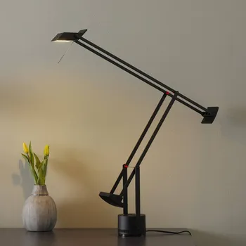 Lampička Artemide Tizio LED stolní lampa 3&nbsp;000 K - Ø nohy 11 cm černé 1 x 6,75 W LED - Doprava zdarma