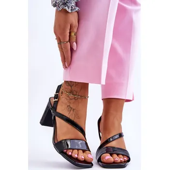 Dámské sandále Dámské lakované sandály na podpatku Carrie Barva: Černá, Velikost: 37