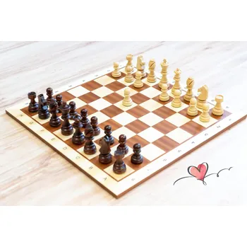 Šachy Dřevěná šachová souprava Staunton 7 světla + doprava zdarma