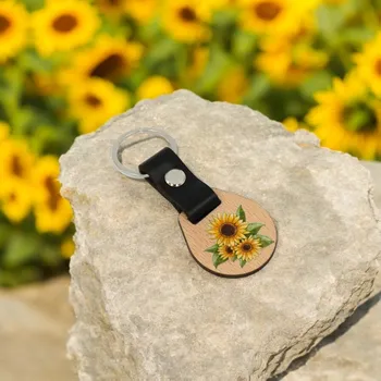 Dřevěná klíčenka s kůží - slunečnice