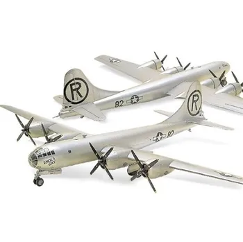 Academy Boeing B-29A Enola Gay &…