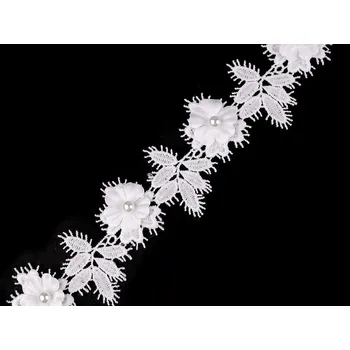 Krajka Vzdušná krajka 3D květ s perlou šíře 42 mm, barva Off White