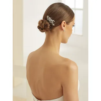 Čelenka StudioAgnesSvatební hřebínek do vlasů z květin, krystalů a perel 390