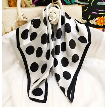 Šátek Malý šátek z hedvábí- Velké puntíky 1