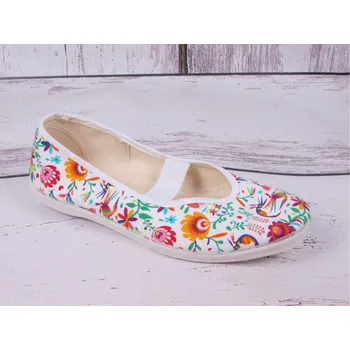 Dámská sálová obuv TOGA Cvičky jarmilky bílé lidové velikost: 39