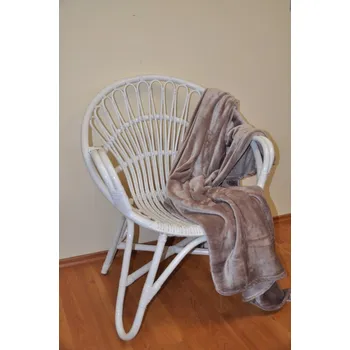 Křeslo Axin Trading s.r.o. Ratanové křeslo Lentera bílé plus deka Axin Trading s.r.o.