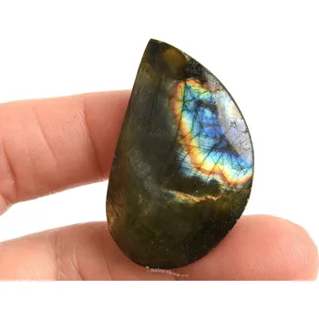 Přírodní kámen Mugle labradorit s barevnými odlesky 12,2g