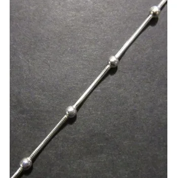 Řetízek Stříbrný řetízek s několika kuličkami 19cm