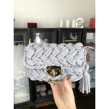 Kabelka šedá háčkovaná kabelka - malá Barva: Šedivá