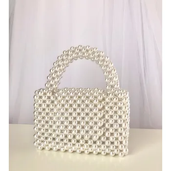 Kabelka společenská perličková kabelka Barva: Bílá