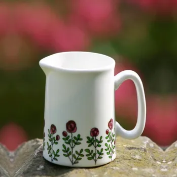 Konvička na mléko Konvička na mléko Roses multi 250ml, Wiggles & Florence UK 250 ml