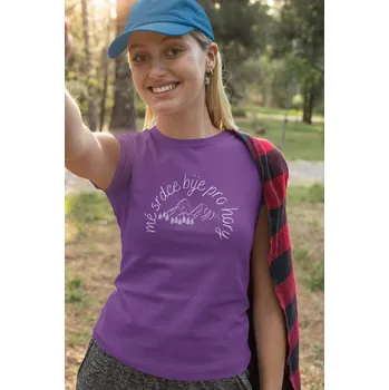 Dámské tričko Dámské tričko Mé srdce bije pro hory Barva: Fialová, Velikost: M