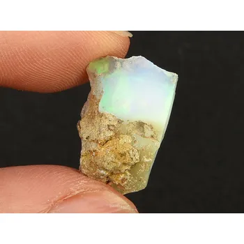 Přírodní kámen Etiopský drahý opál (1,9g)