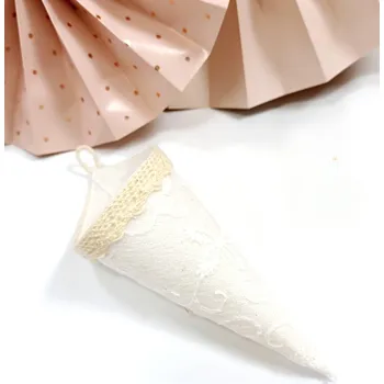 Svatební kornout na okvětní lístky, rýži - 1 ks s krémovou krajkou