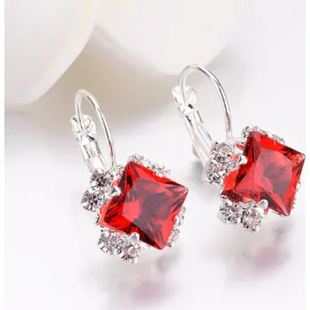 Náušnice Elegantní náušnice kosočtverec s krystalem - červené
