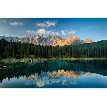 Fototapeta DIMEX | Vliesová fototapeta Lago di Carezza MS-5-3076 | 375 x 250 cm | zelená, modrá, hnědá + Vliesová fototapeta na stěnu DIMEX Lago di Carezza MS53076 v rozměru 375 x 250 cm + lepidlo zdarma