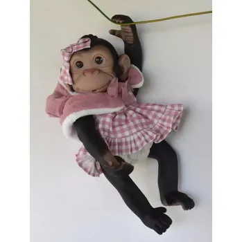 plyšák Opička v kostkovaných šatech od RosaToys (MONO REBORN 35CM ROSA CUADROS)