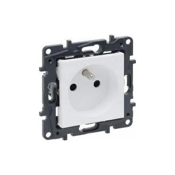 Elektroinstalační materiál LEGRAND Zásuvka NILOÉ S863131 2P+T PO bílá S863131