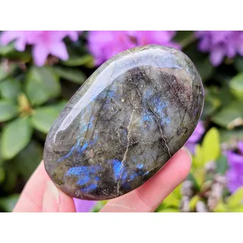 Přírodní kámen Hladký kámen labradorit z Madagaskaru 119g