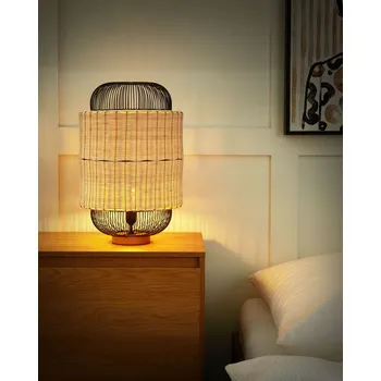 Lampička Stolní lampa přírodní a černá přírodní ratan kovová klec odstín základna noční obývací pokoj ložnice osvětlení Beliani