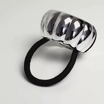 Ozdobná gumička pro vysoký culík - vroubky - stříbrná