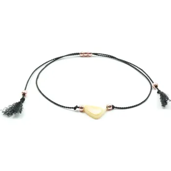 Náramek Moni černý náramek hedvábí se srdíčkem ze sladkovodní mušle