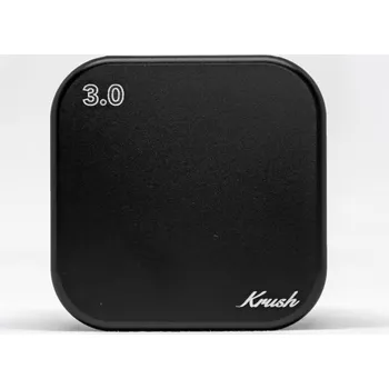 KRUSH 3.0 Black, drtička (Třídílná kovová hranatá drtička se sítkem. Černá barva. Eloxovaný hliník 6063, rozměry 55x55x45 mm, hmotnost 165 g. Magnetická.)