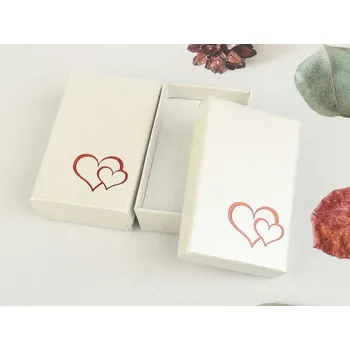 Dárková krabička Stříbrná dárková krabička červená srdce 8 x 5cm