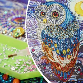 Diamantové malování Okouzlující diamantové malování s motivem sovy, které spojuje umění, relaxaci a kreativitu. Ideální pro děti, dospělé i milovníky tvoření.