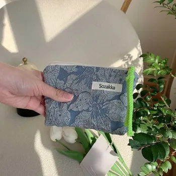 Malá dámská elegantní peněženka - 19