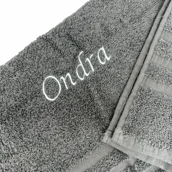 Domovi osuška s vlastním jménem 70 x 140 cm Šedá