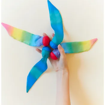 Dětský míč Sarah´s Silks Skytail duhový - menší Sarah´s Silks