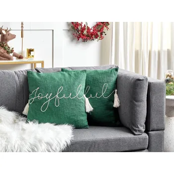 Bytová dekorace Sada 2 dekorativních polštářů Zelená 45 x 45 cm Vánoční motiv Střapce Bavlněné snímatelné povlaky Obývací pokoj Ložnice Beliani