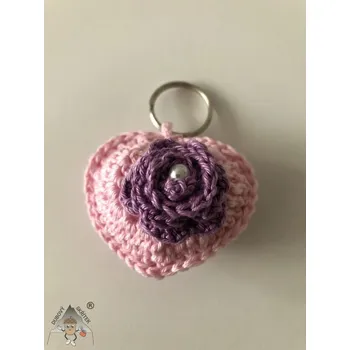 Dubový skřítek Romantické háčkované srdíčko – klíčenka Romantické háčkované srdíčko růžové– klíčenka