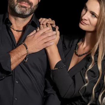 Náhrdelník Lampglas Pánský náhrdelník Gold Ornament s 24karátovým zlatem v perlách Lampglas, lávovými kameny, hematitem a chirurgickou ocelí