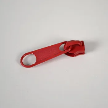 Kovový jezdec TKY k zipu s táhlem #3 mm červený