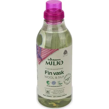 Prací prášek Tekutina na praní vlněných a hedvábných tkanin 900 ml