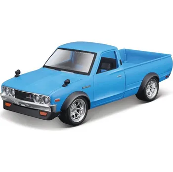 autíčko Maisto Maisto Datsun 620 1973 Pick-up s Lamborgini Urus 1:24 modrá