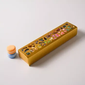 Krabička na makronky zlatá se vzorovým okénkem na 10 ks 25,8x6x4 cm