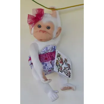 plyšák Bílá opička v krátkých kalhotkách s vínovou krajkou od RosaToys (BEBE MONO BLANCO 25 CM ROSA )